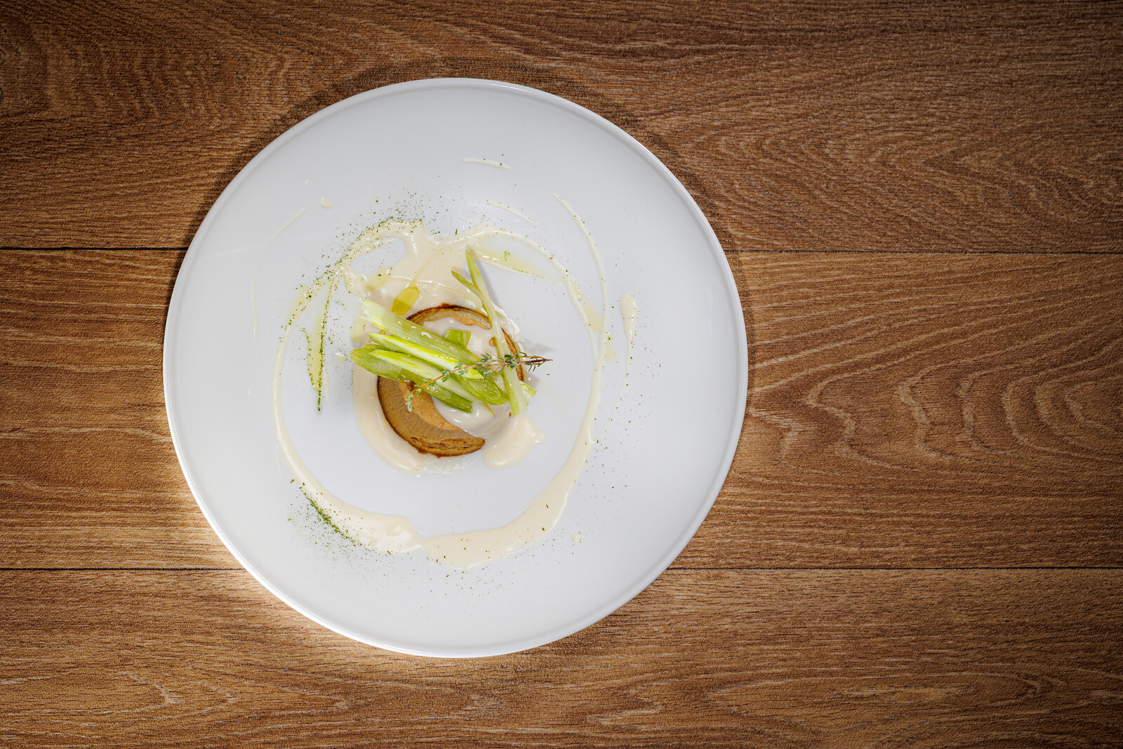 Flan di caciocavallo in genovese — Con insalatina di sedano e timo fresco