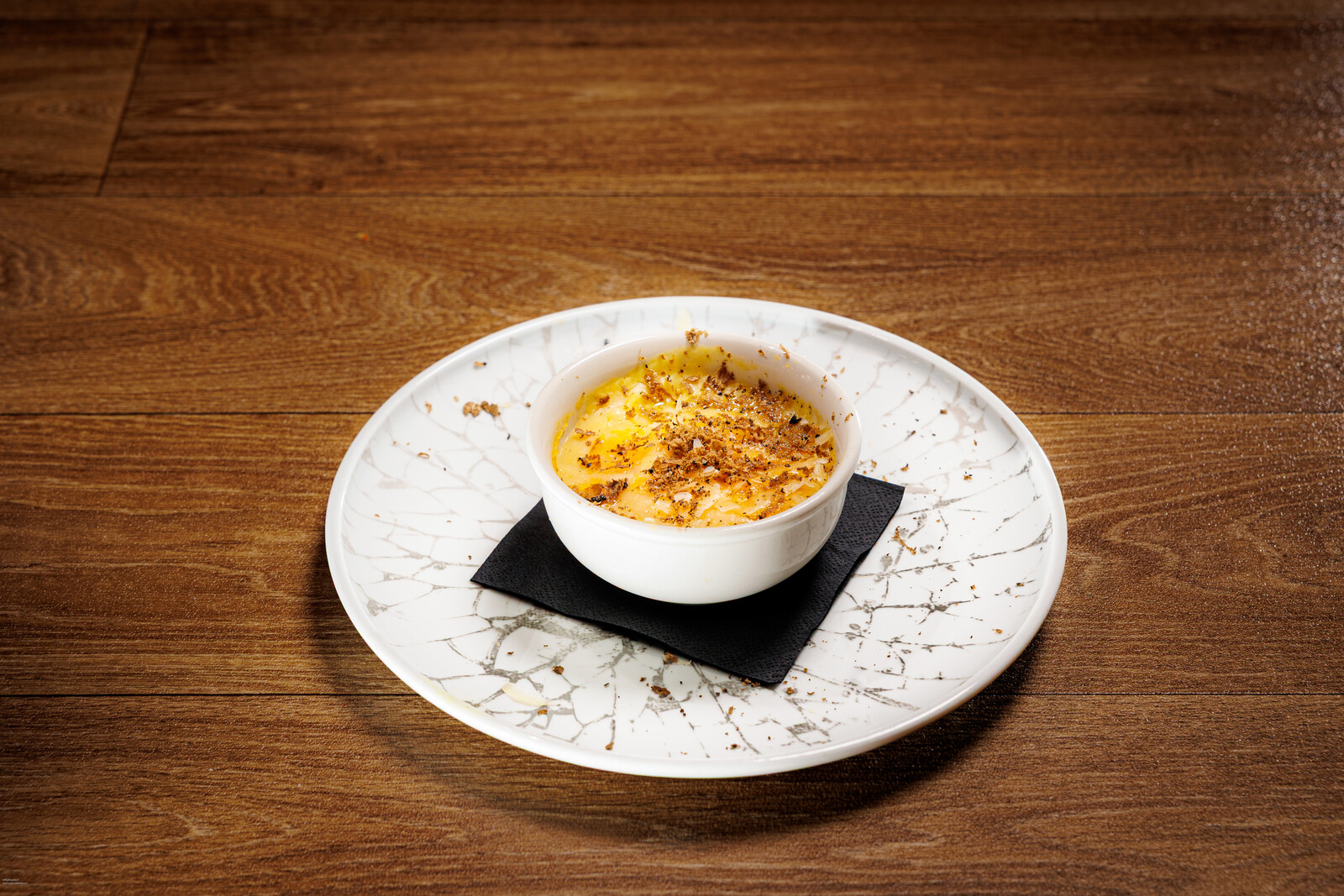 Le uova livornesi di Peppovo — Uova in tegamino con tartufo nero, crema di patate e caciocavallo squagliato Casa Madaio